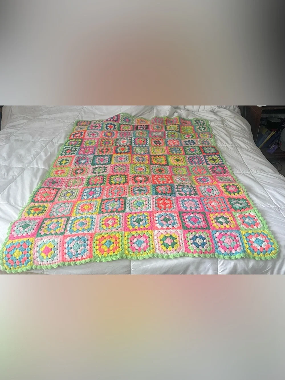 Vintage Granny Hand Crocheted Blanket Squares  Scalloped Border Shell Stitch
